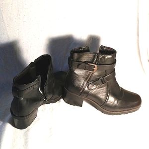 Baretraps boots size 10M black